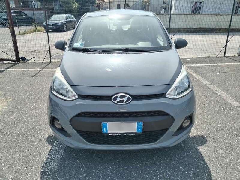 Usato 2015 Hyundai i10 1.0 Benzin 67 CV (8.500 €)