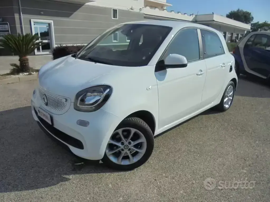 Usata Smart ForFour Passion 71 CV (52 kW) 2019 Bianco pastello Utilitaria
