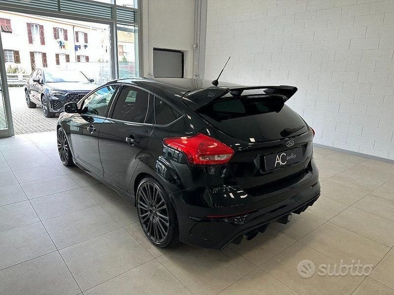 Usata Ford Focus RS 350 CV (257 kW) 2016 Nero Berlina