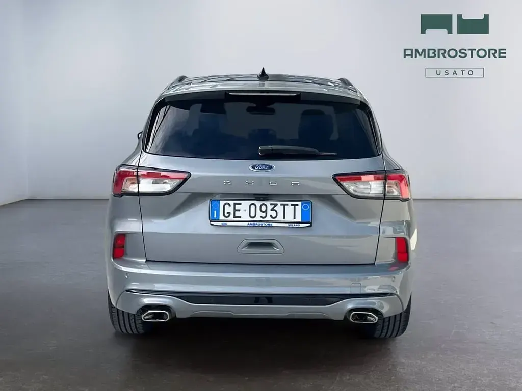 Usata Ford Kuga 120 CV (88 kW) 2021 Solar silver SUV