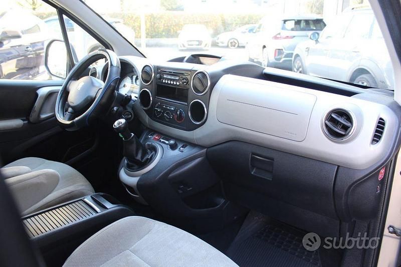 Usata Peugeot Partner Tepee 92 CV (67 kW) 2011 Grigio Monovolume