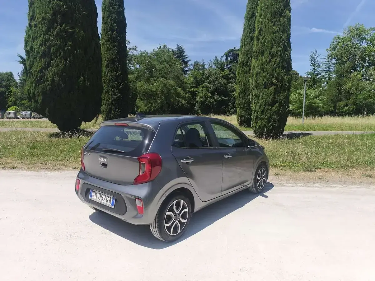 Usata Kia Picanto X-Line 67 CV (49 kW) 2022 Other Utilitaria