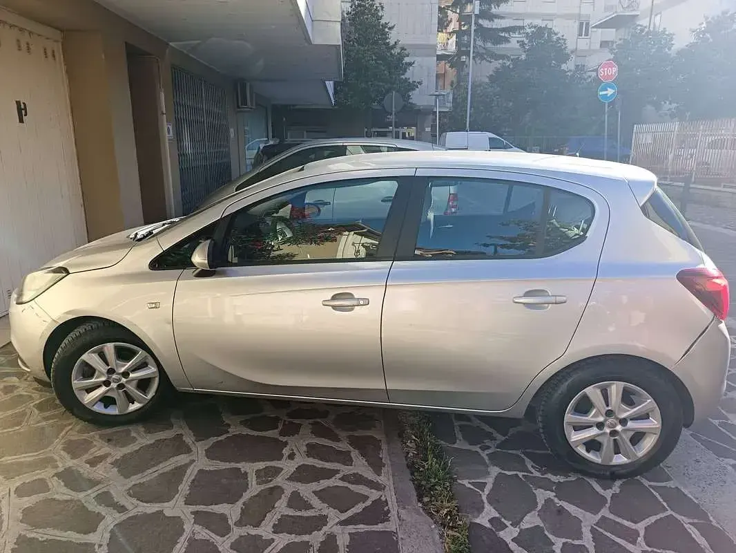 Usata Opel Corsa 69 CV (50 kW) 2016 Argento Utilitaria