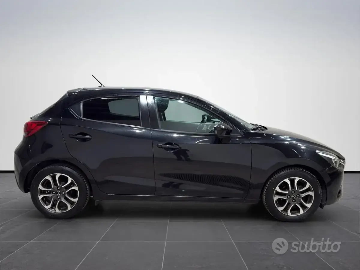 Usata Mazda 2 Exceed 90 CV (66 kW) 2016 Nero cinema Berlina