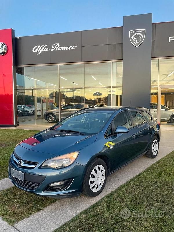Usata Opel Astra Cosmo 140 CV (102 kW) 2016 Blu Station wagon