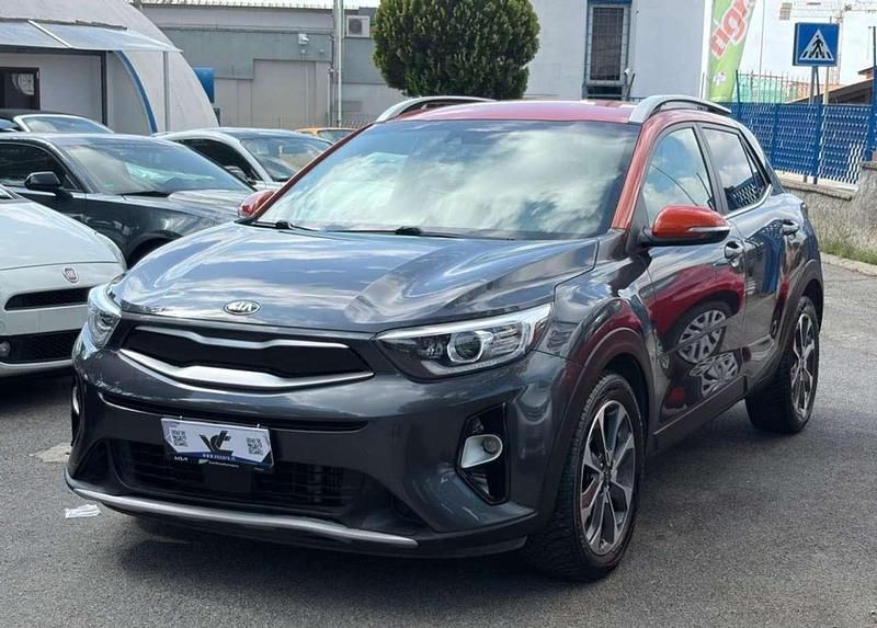 Usata Kia Stonic Urban 110 CV (80 kW) 2017 Grigio SUV