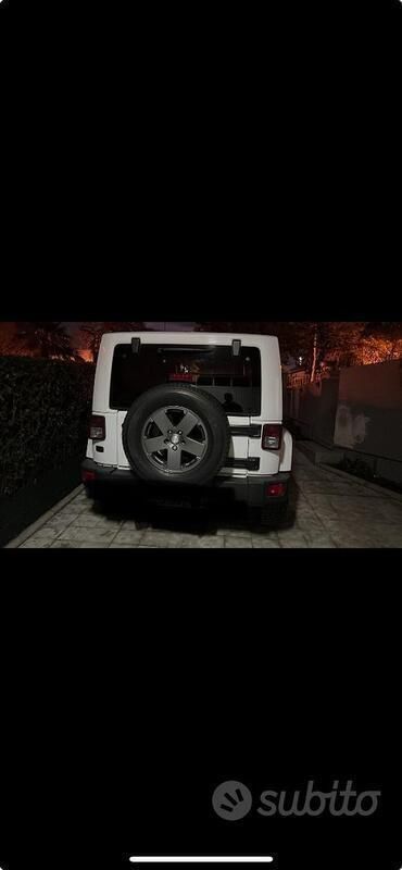 Bianco Usata 2011 Jeep Wrangler SUV | 25.000 € (Buon prezzo) - Immagine 1/4