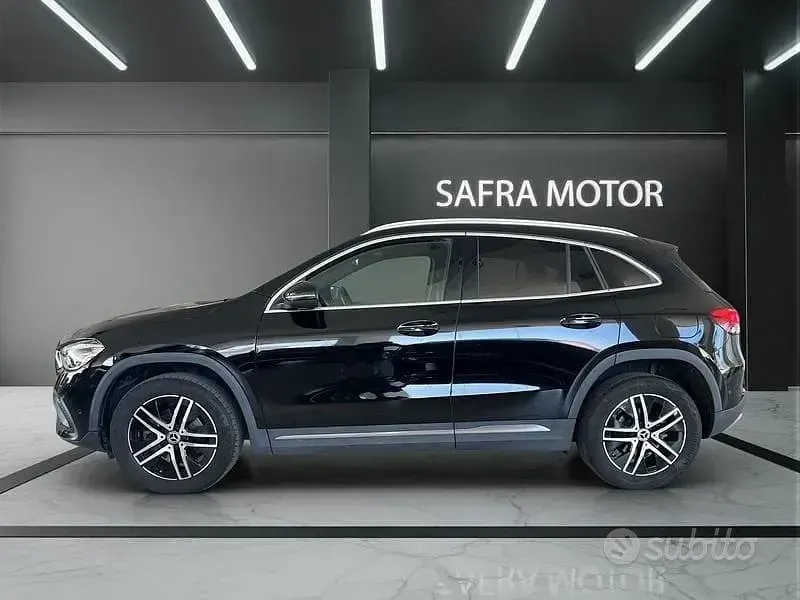 Usata Mercedes GLA180 116 CV (85 kW) 2023 Nero SUV