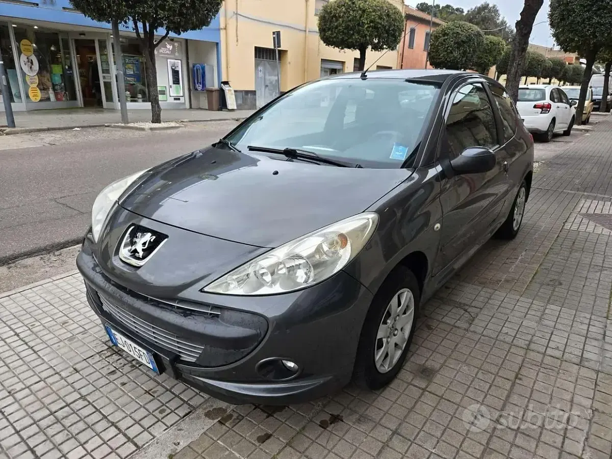 Usata Peugeot 206+ 68 CV (50 kW) 2011 Grigio Utilitaria