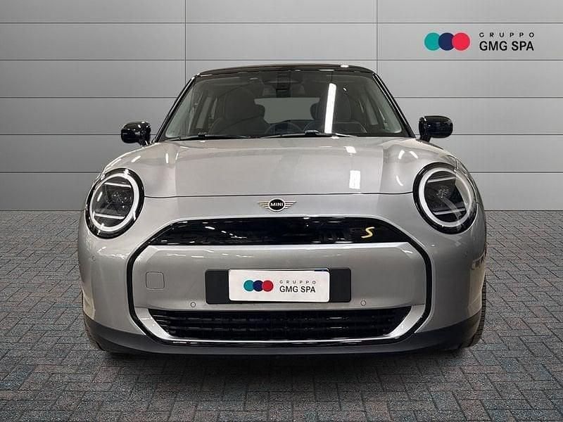 Usata Mini Cooper Classic 159 kW (217 CV) 2024 Argento Utilitaria