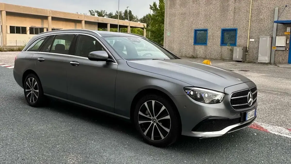 Usata Mercedes E300 Business 194 CV (142 kW) 2021 Selenite Station wagon