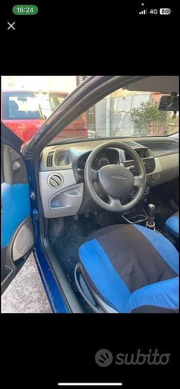 Usata Fiat Punto 86 CV (63 kW) 2003 Blu Utilitaria