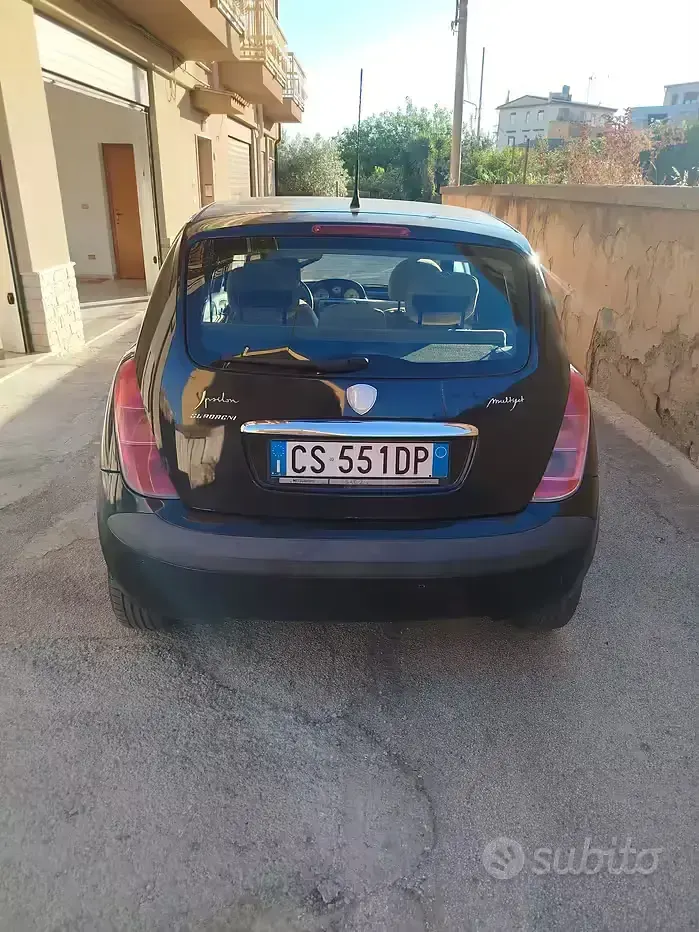 Usata Lancia Ypsilon 69 CV (50 kW) 2005 Nero Utilitaria
