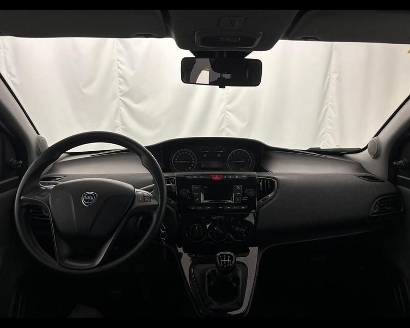 Usata Lancia Ypsilon Silver 69 CV (50 kW) 2020 Rosso Utilitaria