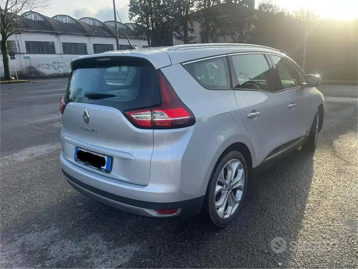 Usata Renault Grand Scénic IV 160 CV (117 kW) 2018 Grigio Monovolume