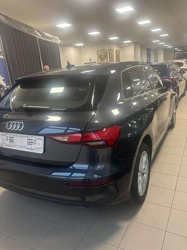 Usado Audi A3 Advanced 116 CV (85 kW) 2022 Gris Berlina