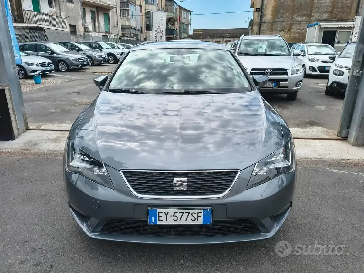 Usata Seat Leon 105 CV (77 kW) 2015 Grigio Berlina