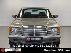 Usata Mercedes 380 204 CV (150 kW) 1982 Argento Berlina