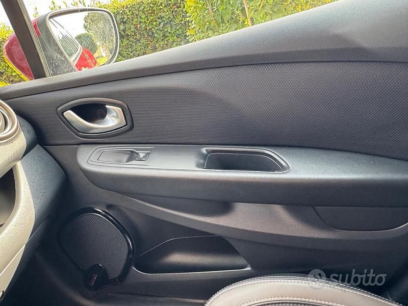 Usata Renault Clio IV 90 CV (66 kW) 2017 Rosso Utilitaria