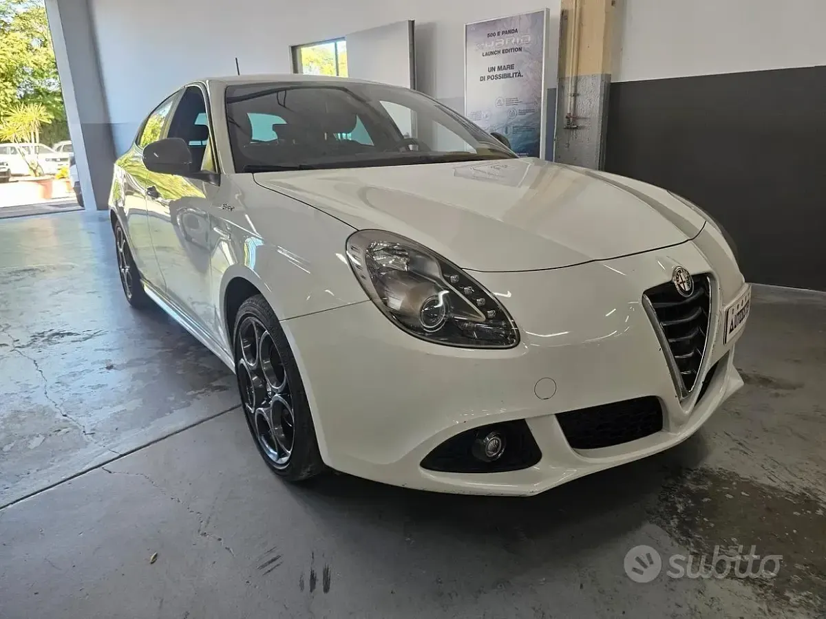 Usata Alfa Romeo Giulietta Sprint 150 CV (110 kW) 2015 Bianco Utilitaria