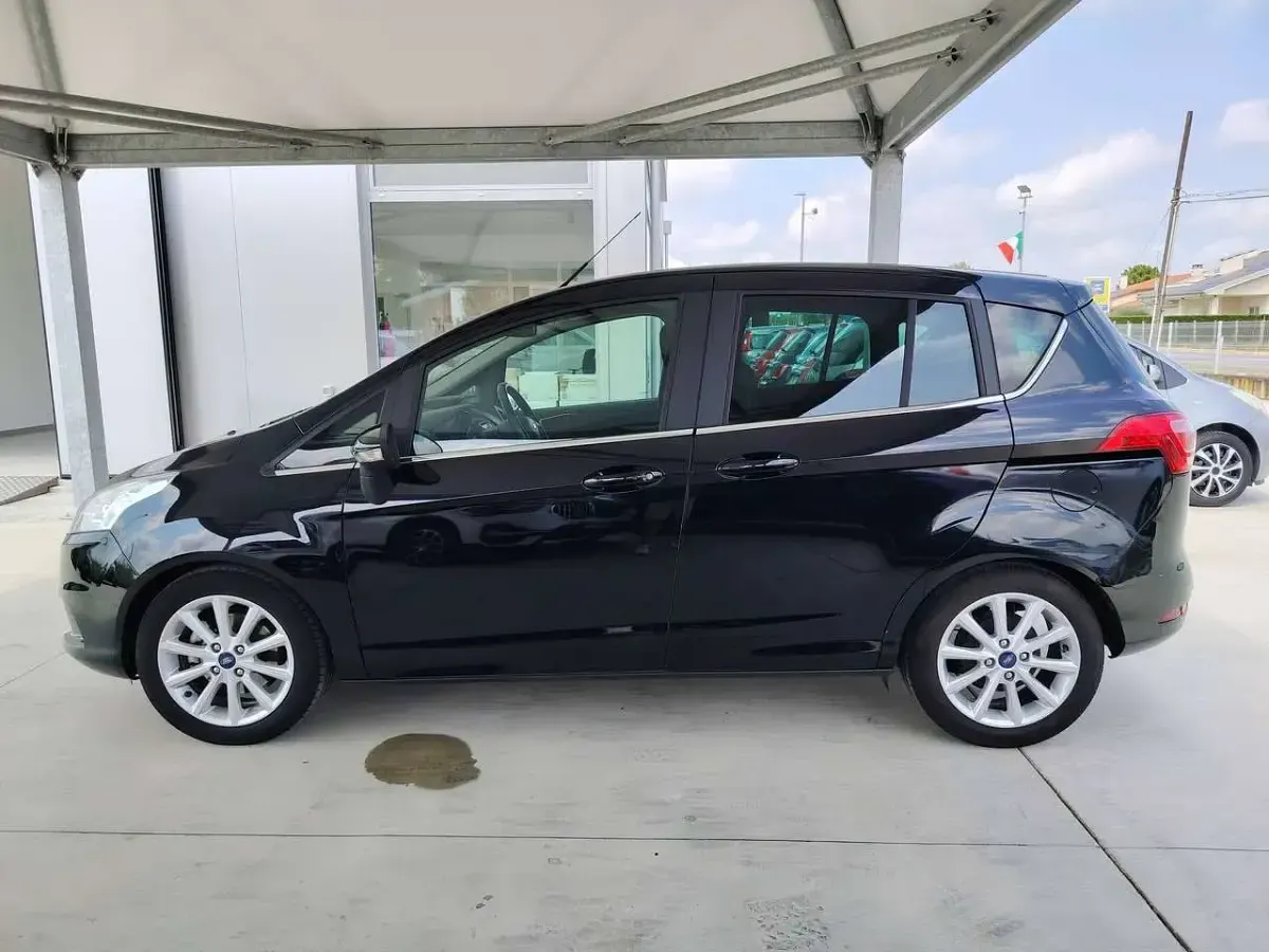 Usata Ford B-MAX Titanium 90 CV (66 kW) 2017 Nero Monovolume