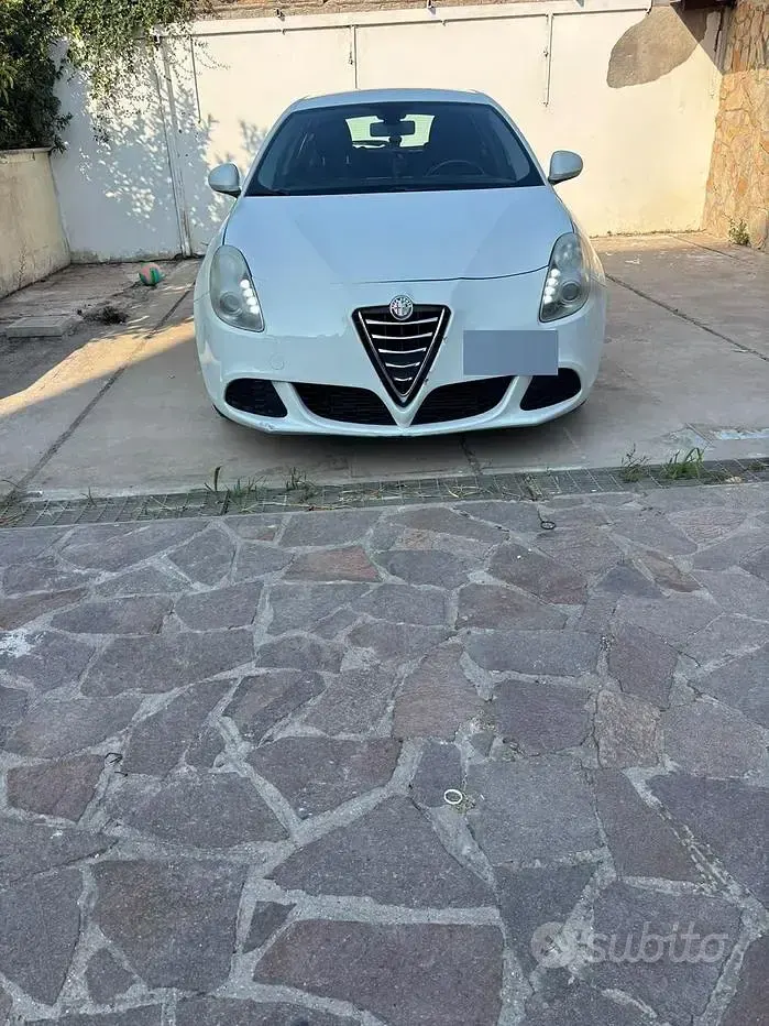 Usata Alfa Romeo Giulietta 105 CV (77 kW) 2012 Bianco Utilitaria