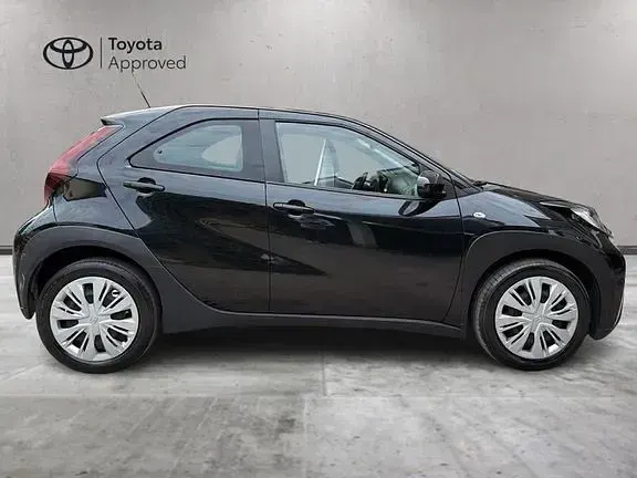 Usata Toyota Aygo X Active 72 CV (52 kW) 2022 Nero SUV