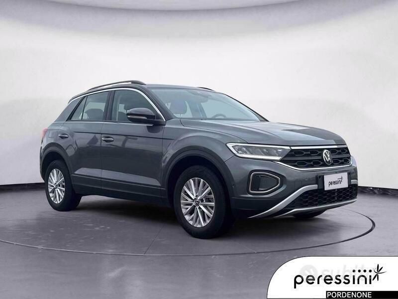 Usata VW T-Roc Life 150 CV (110 kW) 2024 Grigio SUV