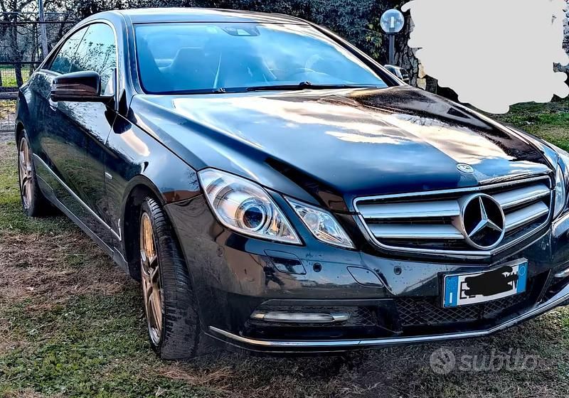 Usata Mercedes E350 AMG 231 CV (169 kW) 2012 Nero Coupé