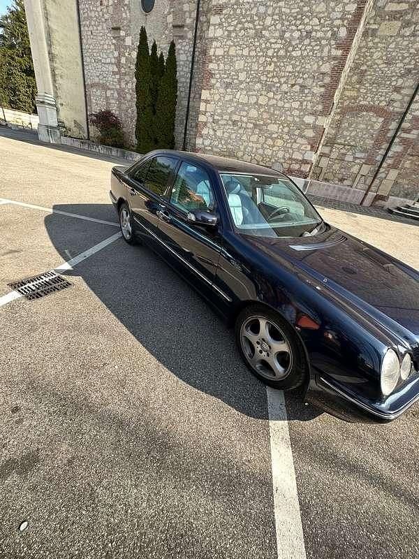 Usata Mercedes E270 Avantgarde 170 CV (125 kW) 2001 Berlina
