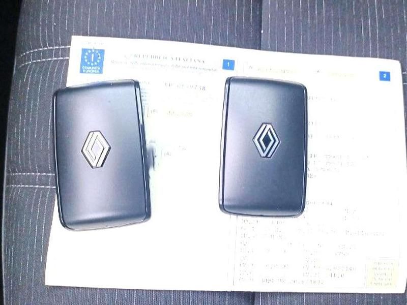 Usata Renault Austral Techno 160 CV (117 kW) 2023 Blu/azzurro SUV