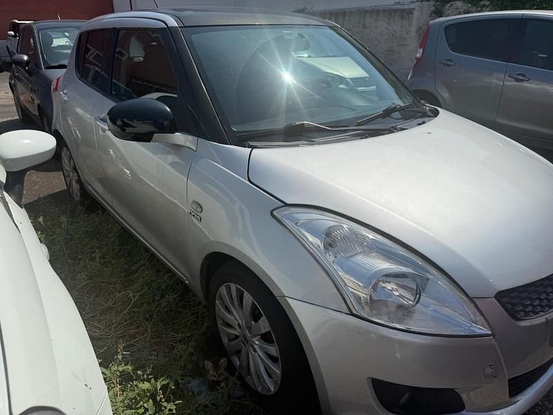 Usata Suzuki Swift 75 CV (55 kW) 2012 Grigio Utilitaria