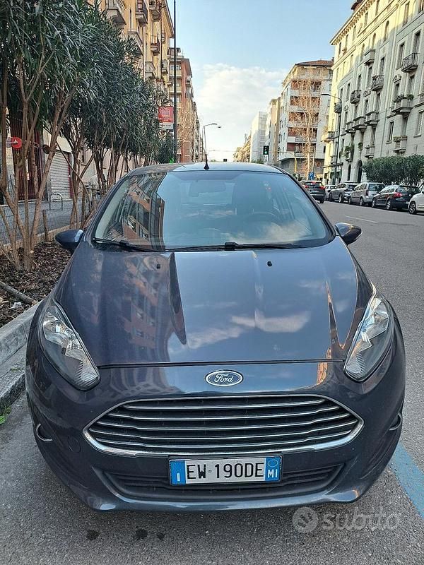 Usata Ford Fiesta 101 CV (74 kW) 2013 Blu/azzurro Utilitaria
