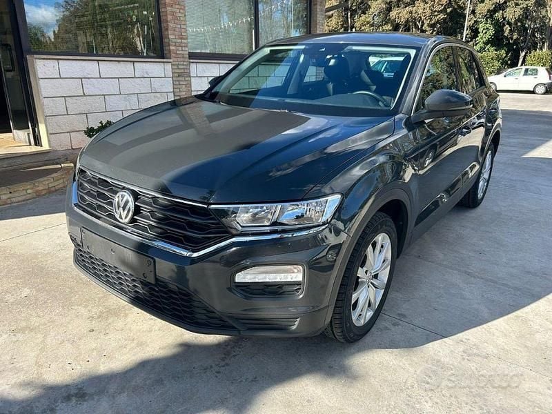 Usata VW T-Roc Business 116 CV (85 kW) 2019 Grigio SUV