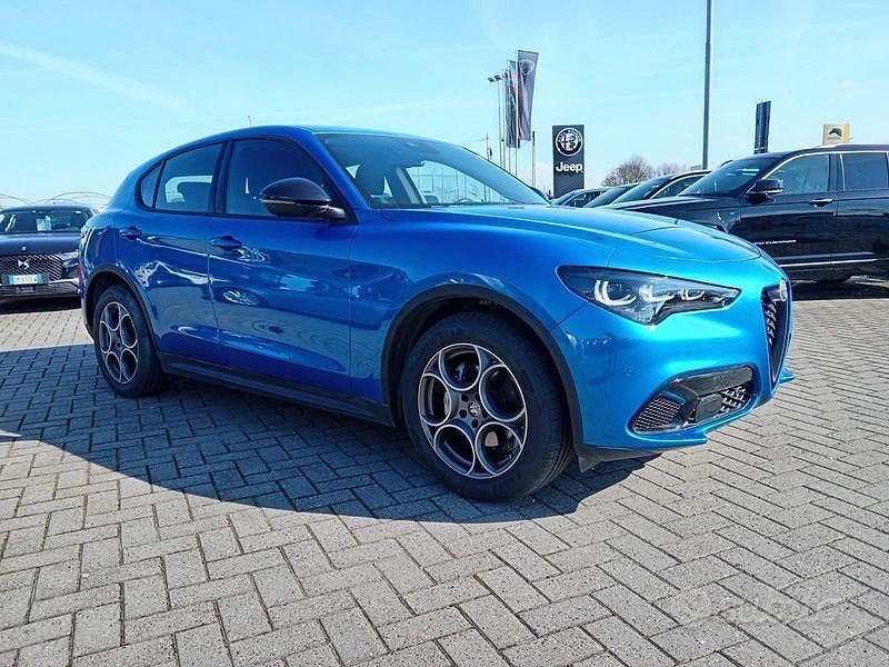 Usata Alfa Romeo Stelvio Sprint 210 CV (154 kW) 2024 Blu SUV