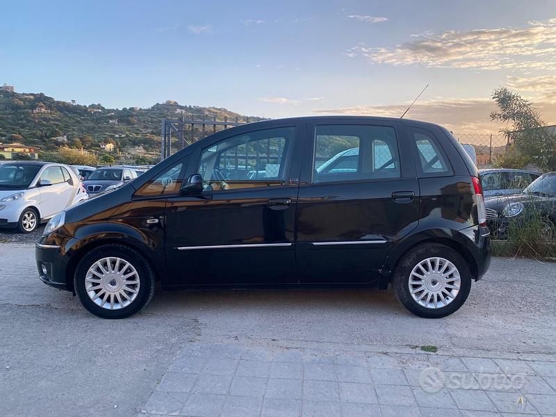 Usata Lancia Musa 95 CV (69 kW) 2011 Nero Monovolume