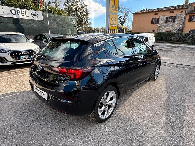 Usata Opel Astra Innovation 110 CV (80 kW) 2017 Nero Berlina