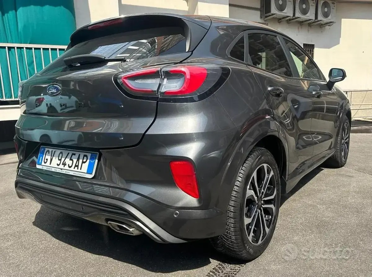 Usata Ford Puma ST-Line 125 CV (91 kW) 2024 Grigio SUV