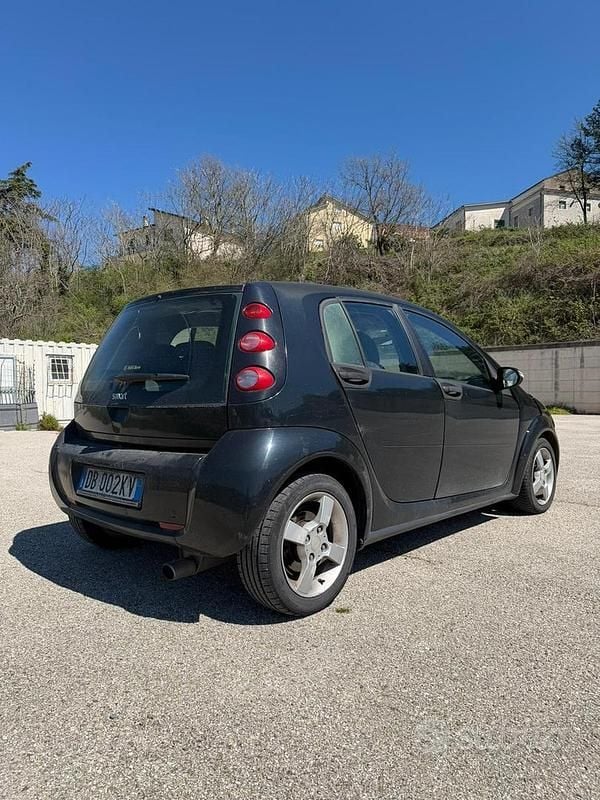 Usata Smart ForFour Passion 68 CV (50 kW) 2005 Nero Utilitaria