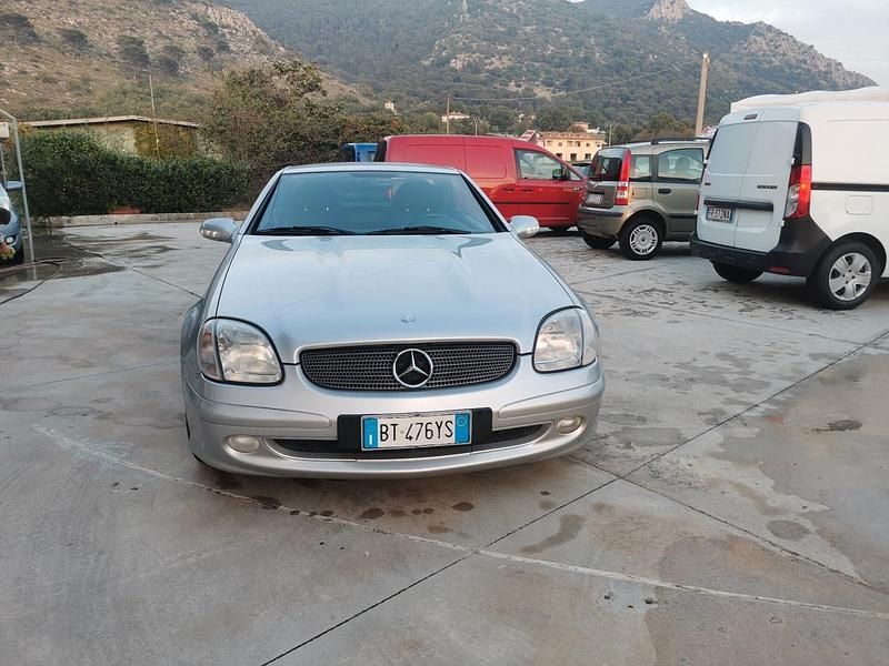 Usata Mercedes SLK230 197 CV (144 kW) 2000 Argento Cabrio