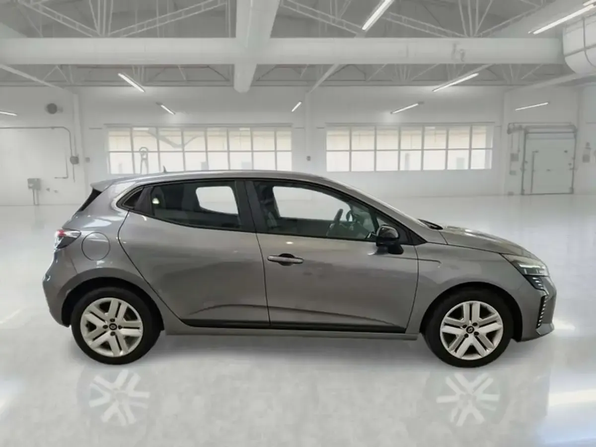 Usata Renault Clio V Evolution 101 CV (74 kW) 2024 Grigio Berlina