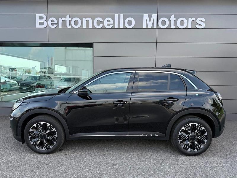 Usata Fiat 600 La Prima 101 CV (74 kW) 2024 Nero SUV