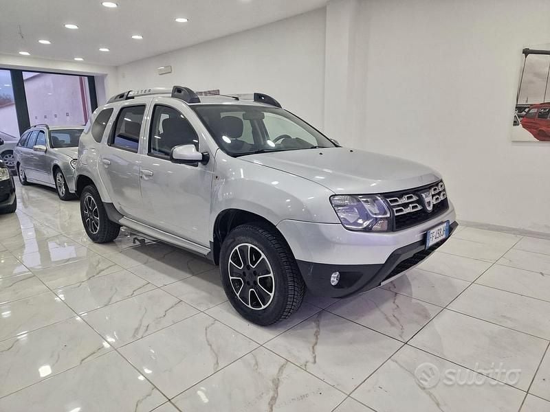 Usata Dacia Duster 110 CV (80 kW) 2016 Grigio SUV