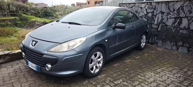 Usata Peugeot 307 CC 136 CV (100 kW) 2007 Grigio Cabrio