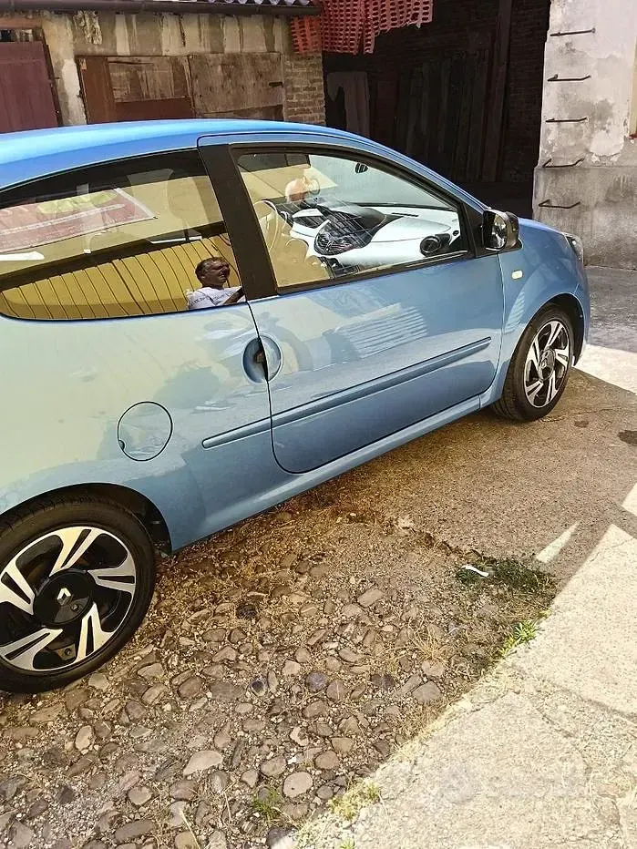Usata Renault Twingo 75 CV (55 kW) 2013 Bluazzurro Utilitaria