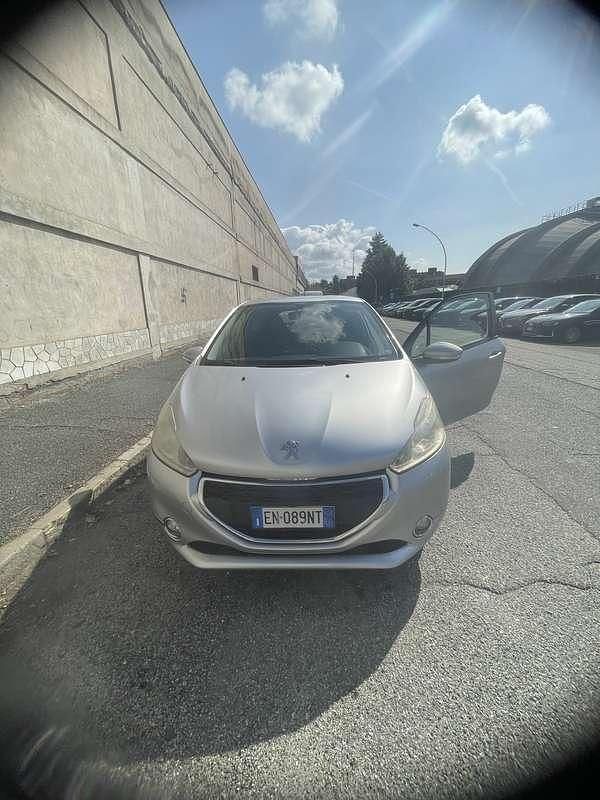 Usata Peugeot 208 Access 68 CV (50 kW) 2012 Grigio Utilitaria