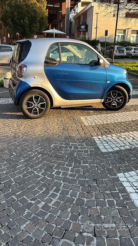 Usata Smart ForTwo Electric Drive 60 kW (82 CV) 2021 Blu Coupé