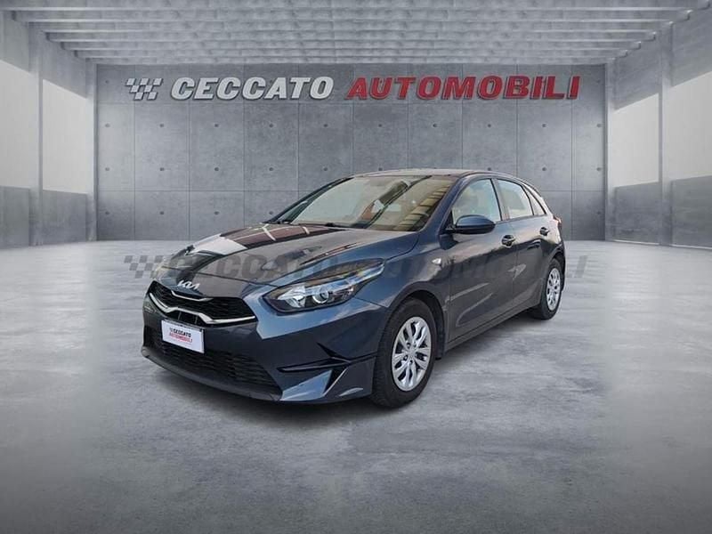 Usata Kia Ceed Urban 120 CV (88 kW) 2022 Grigio Utilitaria