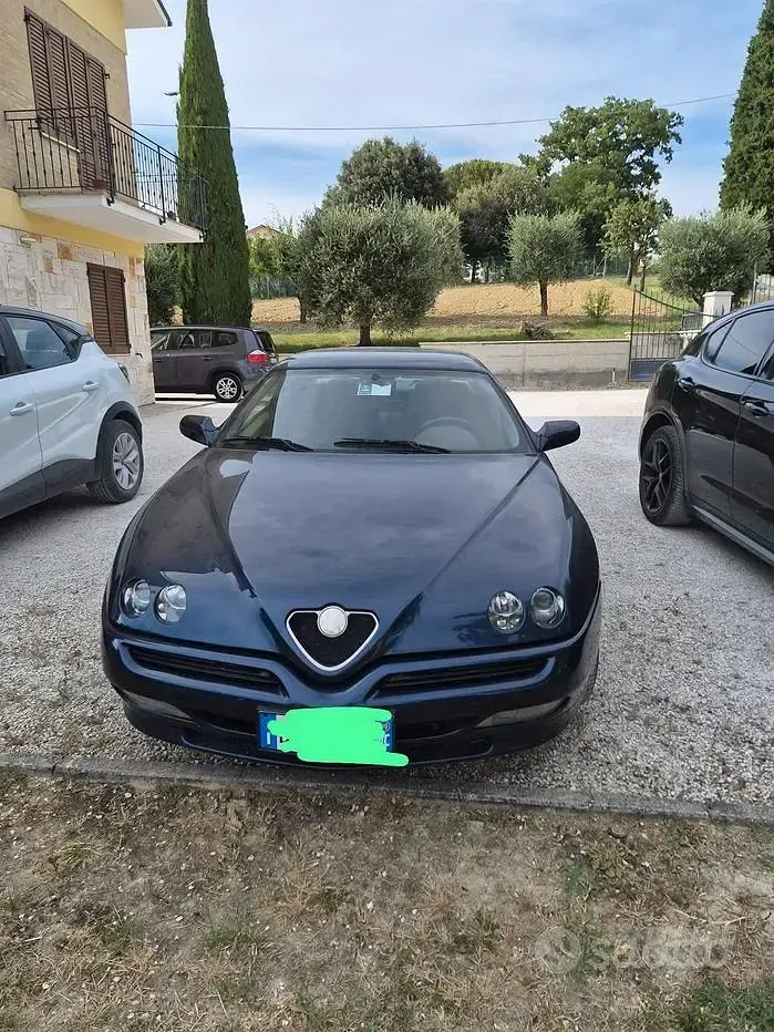 Usata Alfa Romeo GTV 144 CV (105 kW) 1999 Bluazzurro Coupé