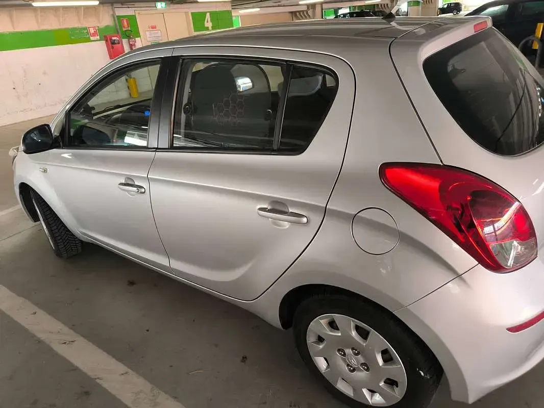 Usata Hyundai i20 Classic 75 CV (55 kW) 2014 Argento Utilitaria